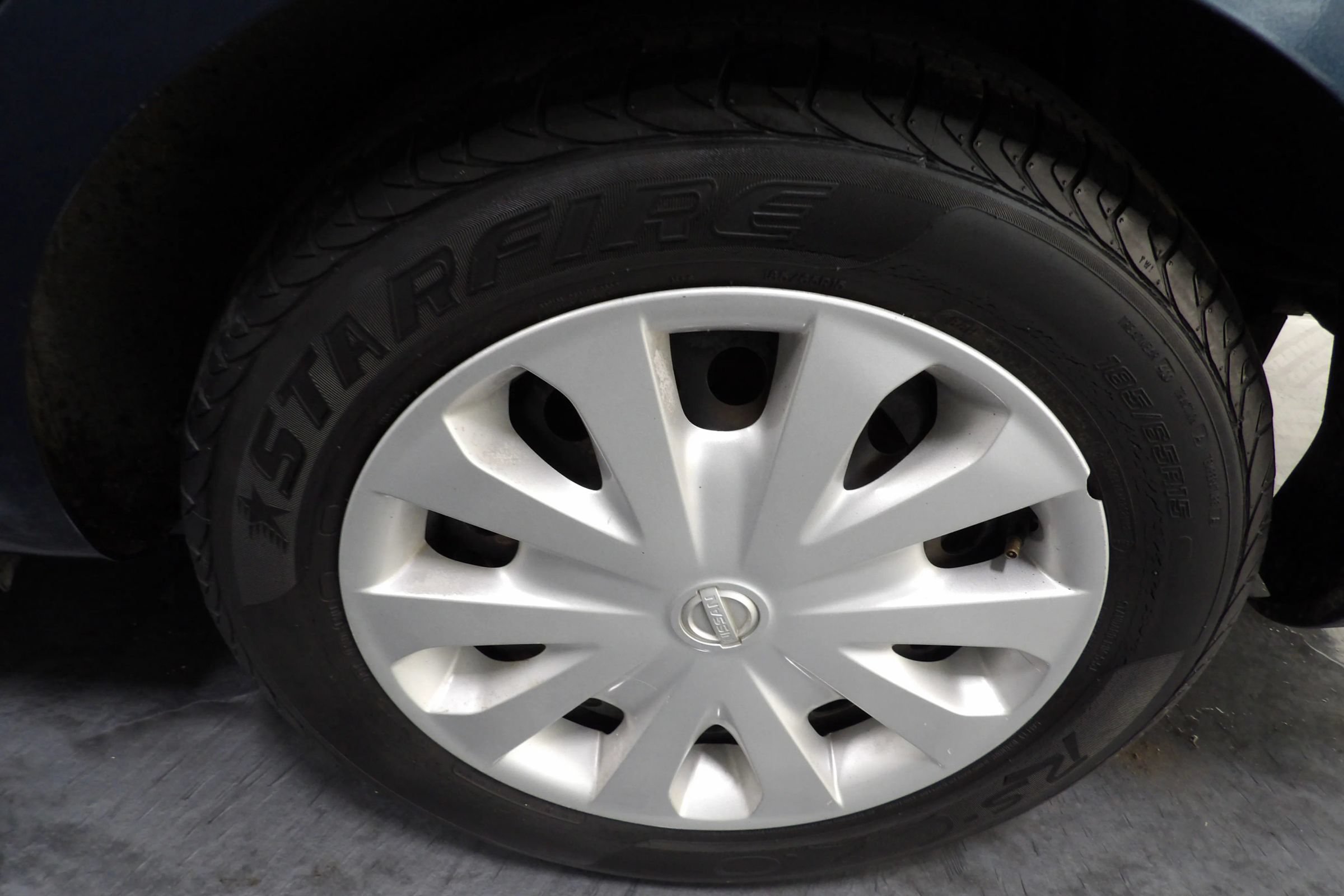 Used 2017 Nissan Versa SV FWD image 15