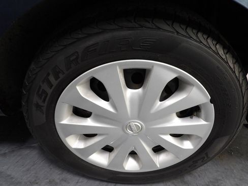Used 2017 Nissan Versa SV FWD image 15