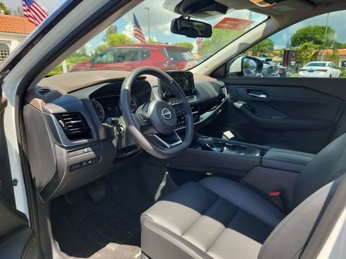 Used 2023 Nissan Rogue SL w/ SL Premium Package FWD image 14