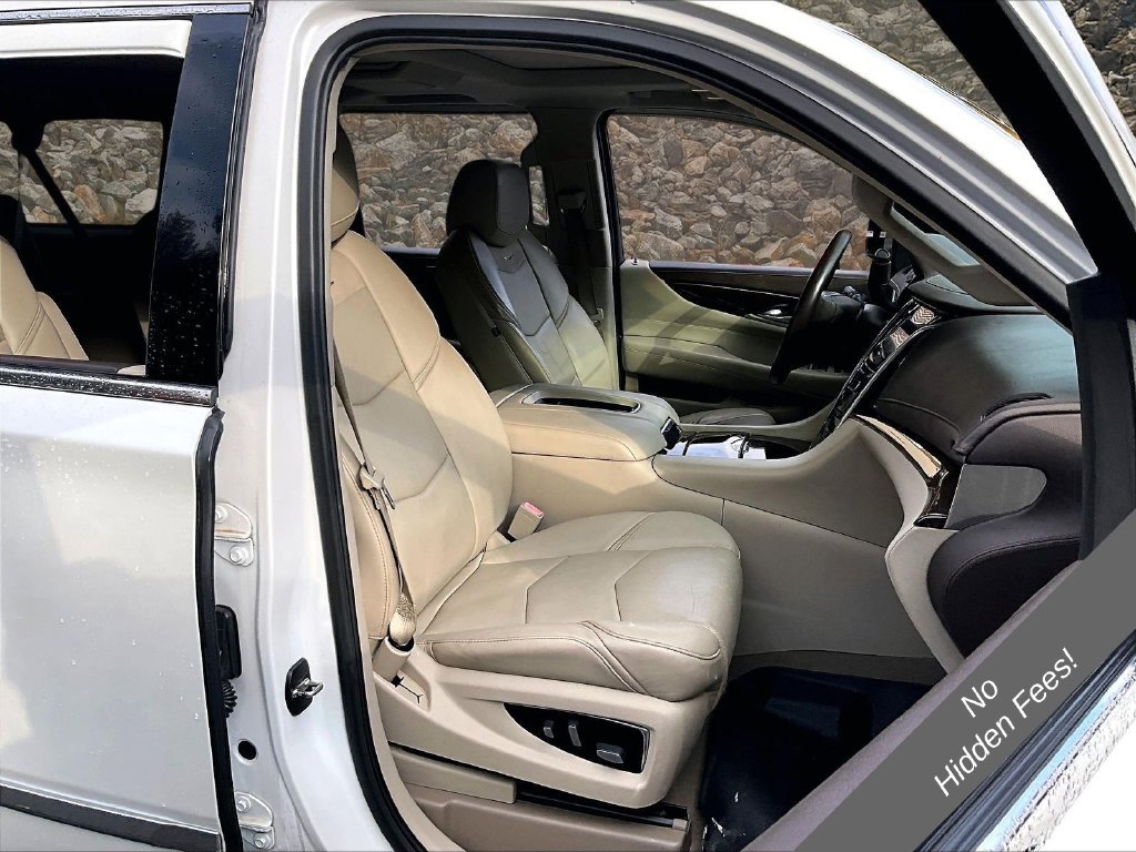 Used 2017 Cadillac Escalade ESV Premium Luxury AWD/4WD image 7