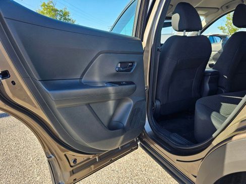 Used 2025 Nissan Kicks S AWD/4WD image 21