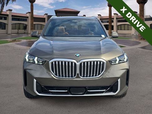 Used 2025 BMW X5 xDrive40i w/ Premium Package AWD/4WD image 3