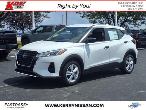 New 2025 Nissan Kicks Play S image 1