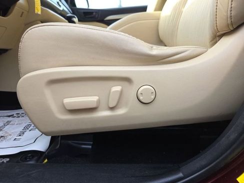 Used 2016 Toyota Highlander Plus image 17