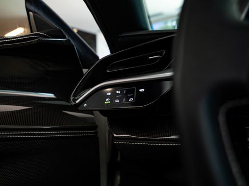 Used 2025 Ferrari SF90 Spider image 26