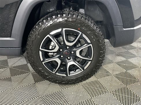 New 2026 Jeep Compass Trailhawk w/ Sun, Sound & Navigation Group image 17