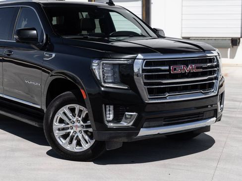 Used 2024 GMC Yukon SLT w/ SLT Luxury Package AWD/4WD image 3