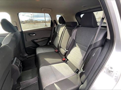 Used 2022 Nissan Rogue SV image 17