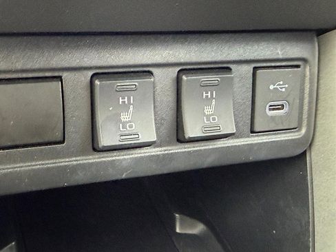 Certified 2024 Toyota Corolla Cross XSE image 24