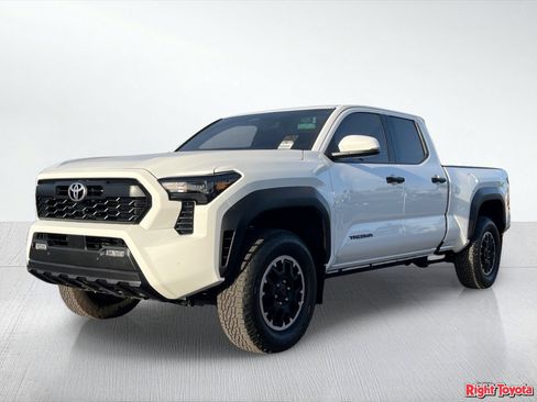 Used 2024 Toyota Tacoma TRD Off-Road w/ TRD Off Road Upgrade Package AWD/4WD image 2