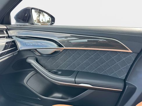 Used 2025 Audi S8 image 26