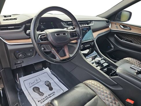 Used 2022 Jeep Grand Cherokee Summit w/ Luxury Tech Group V AWD/4WD image 16
