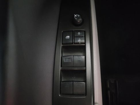 Used 2022 Toyota Camry SE image 27