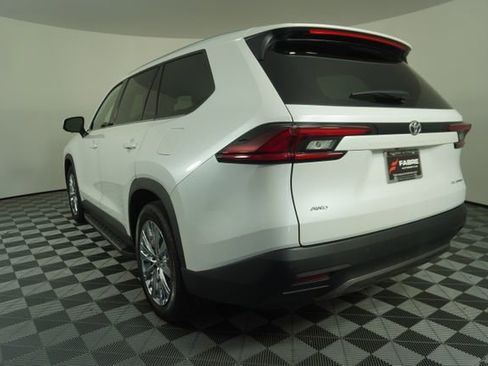 Used 2025 Toyota Grand Highlander AWD image 5