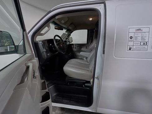 Used 2021 Chevrolet Express 2500 Extended w/ Communications Package RWD image 14