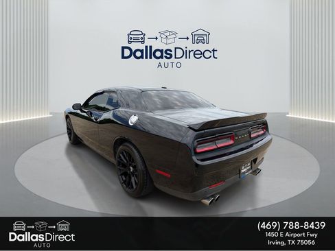 Used 2018 Dodge Challenger SXT RWD image 8