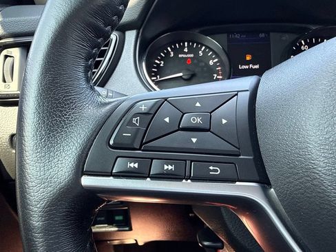 Used 2019 Nissan Rogue SV w/ Premium Package FWD image 23