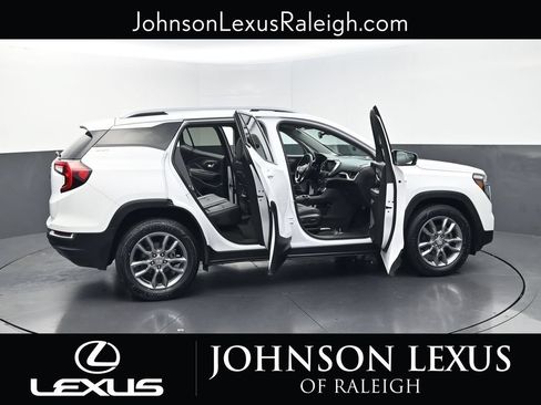 Used 2022 GMC Terrain SLT w/ Infotainment Package II FWD image 33