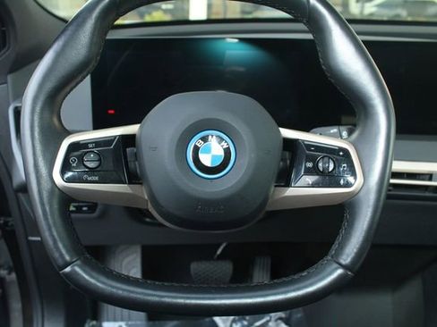 Used 2024 BMW iX xDrive50 w/ Premium Package image 17
