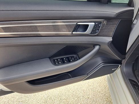 Used 2023 Porsche Panamera Platinum Edition image 12