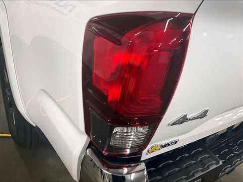 Used 2023 Toyota Tacoma SR5 image 33
