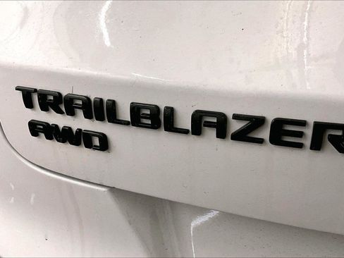 Used 2023 Chevrolet TrailBlazer RS w/ Sun and Liftgate Package image 13