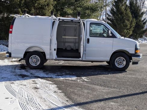 New 2025 GMC Savana 2500 w/ Chrome Appearance Package RWD image 31