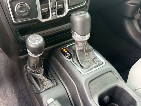 Used 2021 Jeep Wrangler Unlimited Sahara AWD/4WD image 18