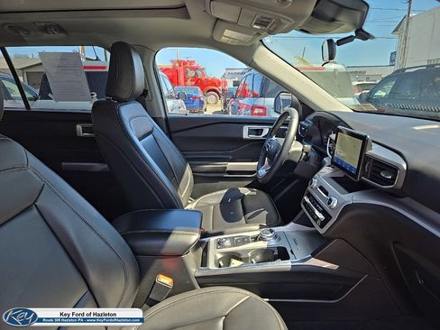 Certified 2023 Ford Explorer XLT w/ Equipment Group 202A AWD/4WD image 29