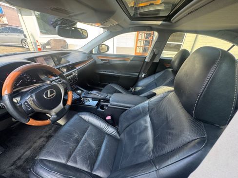 Used 2014 Lexus ES 300h FWD image 23