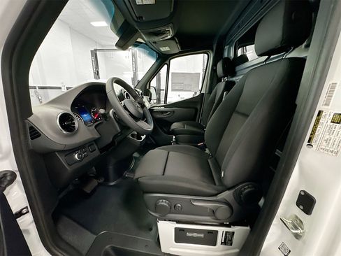 New 2025 Mercedes-Benz Sprinter 2500 image 19