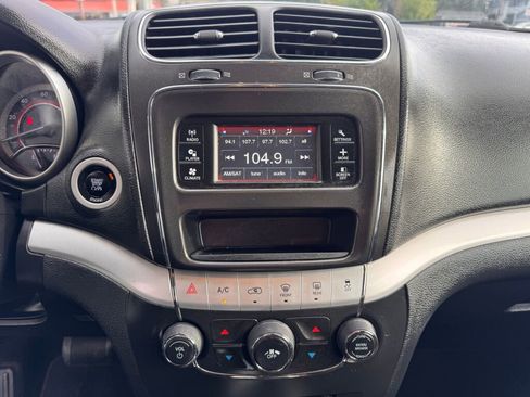 Used 2015 Dodge Journey SXT w/ Flexible Seating Group image 31