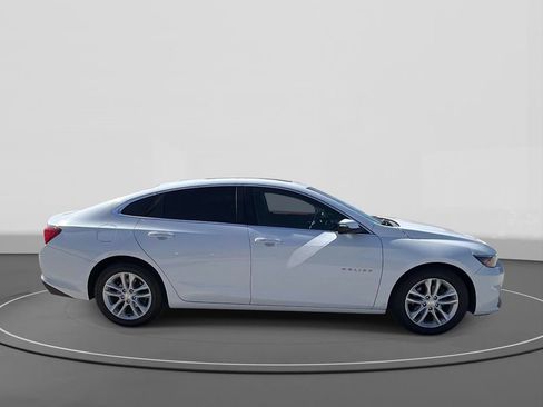 Used 2018 Chevrolet Malibu LT FWD image 4