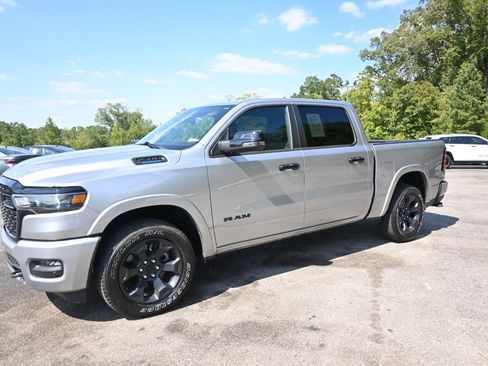Used 2025 RAM 1500 Big Horn AWD/4WD image 5