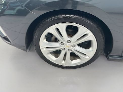 Used 2017 Chevrolet Cruze Premier image 32