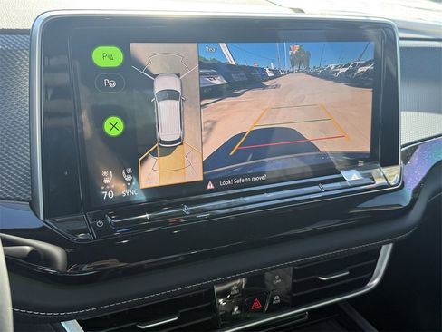 New 2026 Volkswagen Atlas Cross Sport SEL Premium R-Line image 19