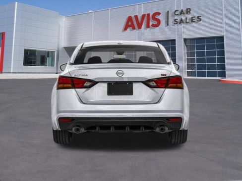 Used 2025 Nissan Altima 2.5 SR FWD image 10
