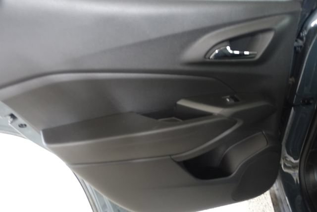 Used 2025 Chevrolet Trax LT FWD image 19