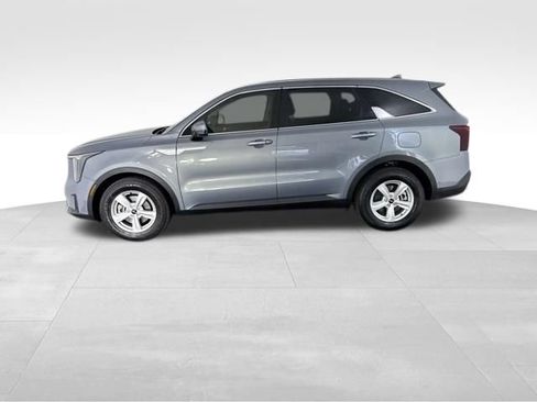 Certified 2024 Kia Sorento LX FWD image 10