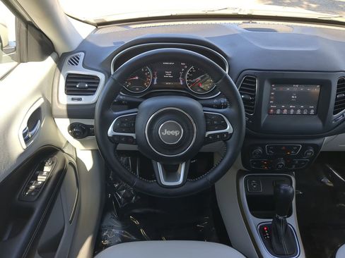 Used 2021 Jeep Compass Latitude w/ Driver Assistance Group image 16