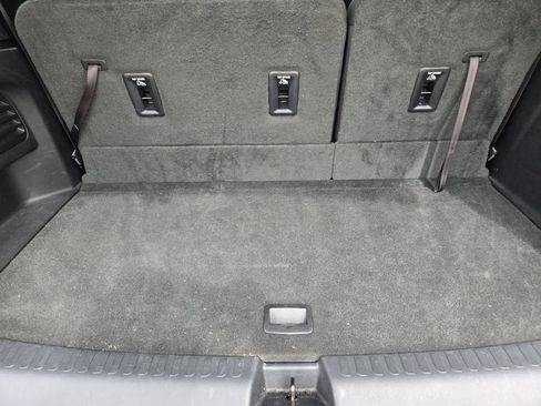 Used 2024 Chevrolet Traverse LT FWD image 35