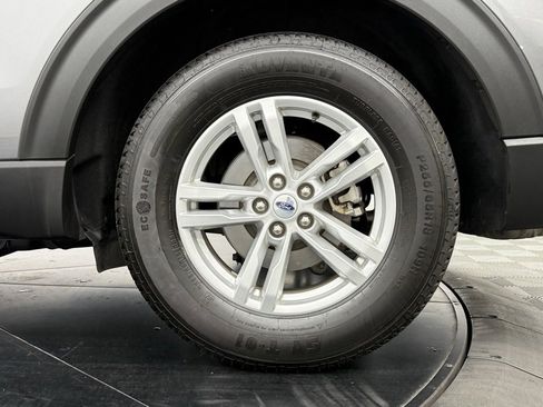 Used 2022 Ford Explorer XLT w/ Equipment Group 202A image 13