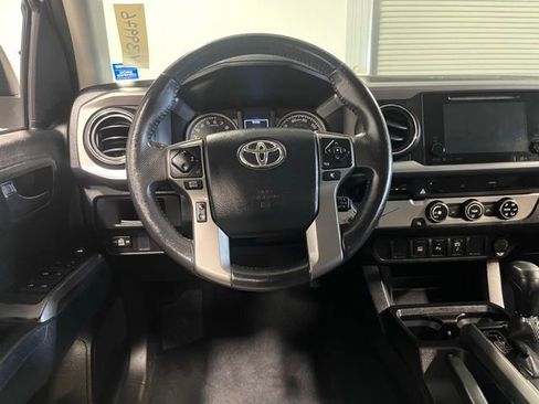 Used 2017 Toyota Tacoma SR5 image 21