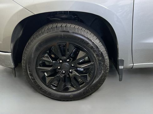 Used 2025 Chevrolet Silverado 1500 Custom RWD image 13