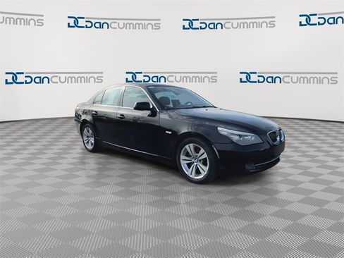 Used 2010 BMW 528i Sedan image 2