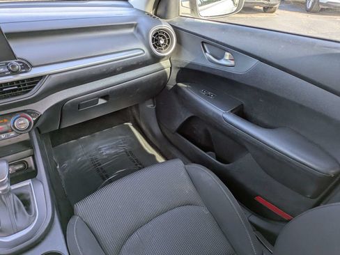 Used 2019 Kia Forte LXS FWD image 16