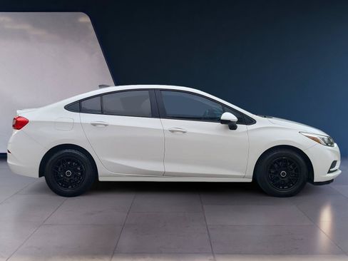 Used 2017 Chevrolet Cruze LS FWD image 6