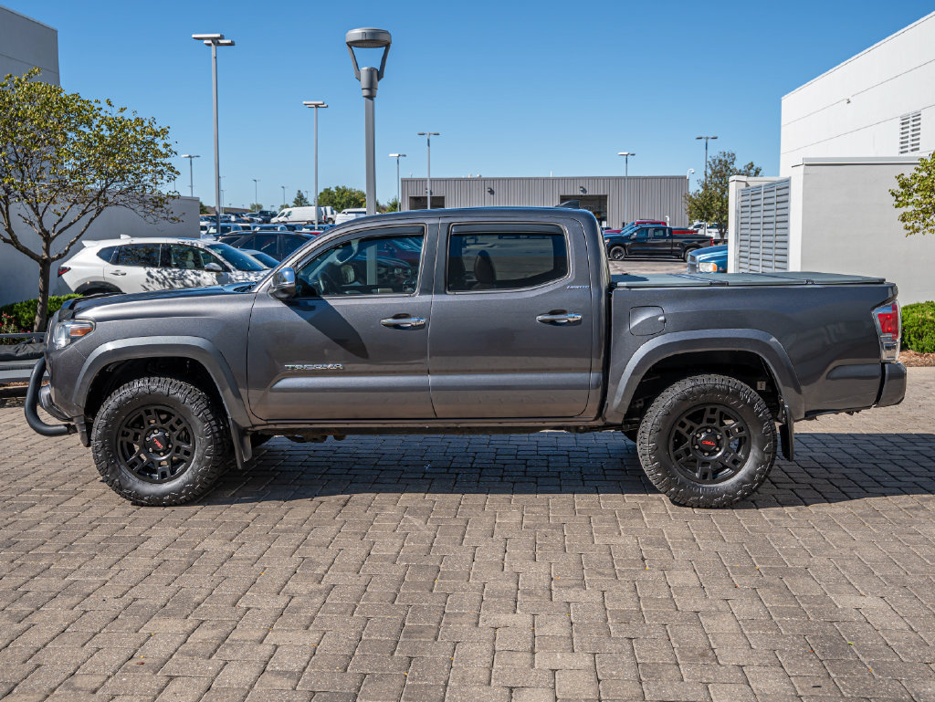 Used 2016 Toyota Tacoma Limited w/ Towing Package AWD/4WD image 5