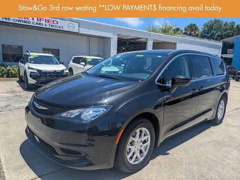 Used 2023 Chrysler Voyager LX FWD image 8