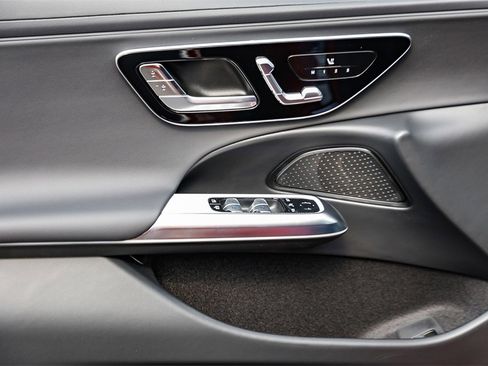 New 2026 Mercedes-Benz E 350 4MATIC Sedan image 21